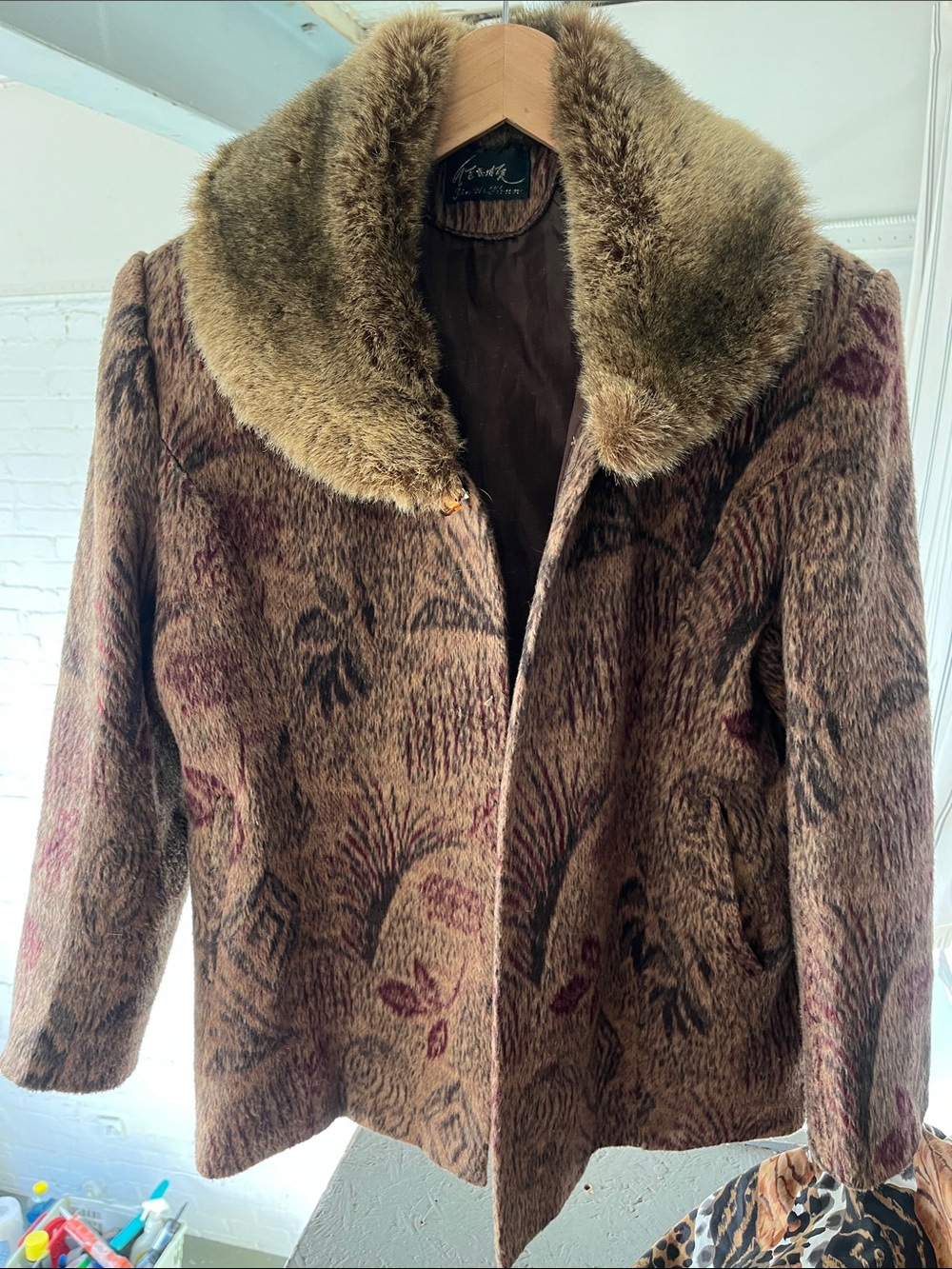 Vintage pea coat with fur collar - Picture 2 of 4